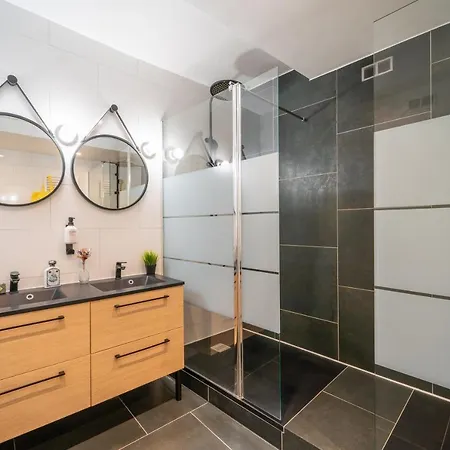 Loft Familial Au Coeur De Avec Clim, Arcade Et Baby-foot Proche Republique Et Canal St Martin *