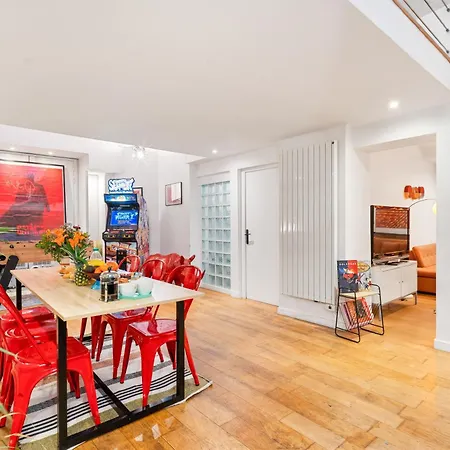 Spacious & Bright Loft