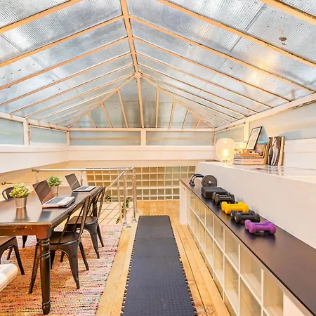 Spacious & Bright Loft アパート *