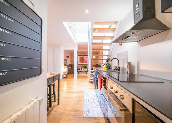 Spacious & Bright Loft 아파트 파리