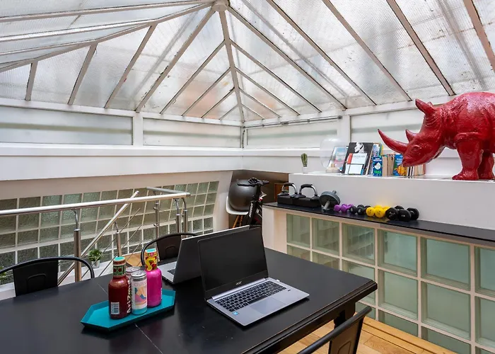 Spacious & Bright Loft Apartamento