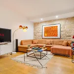 Spacious & Bright Loft Apartment *