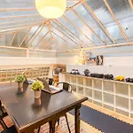 Spacious & Bright Loft Apartment