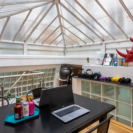 Spacious & Bright Loft 公寓