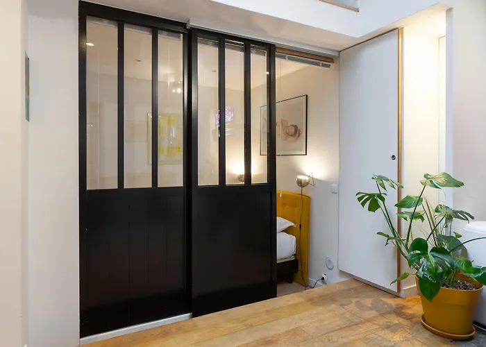 Spacious & Bright Loft 公寓 *